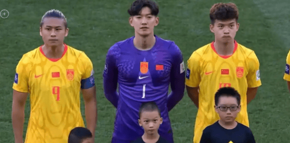 宝威体育登录入口-国足0-2速溃喀麦隆：541防线崩塌，首胜希望恐成泡影